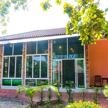 Phalaburi Resort Ban Chang  Exterior foto